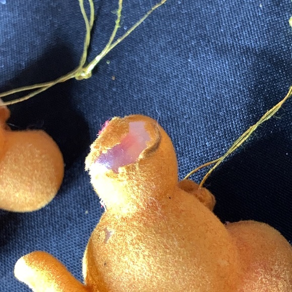 Set of 12 vintage flocked plastic Christmas ornaments - Picture 9 of 16